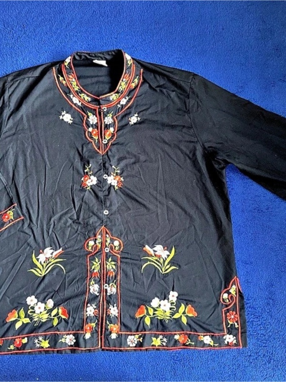 Vintage The Emporium Black Embroidered Floral Tunic Top 2X Boho Button Front